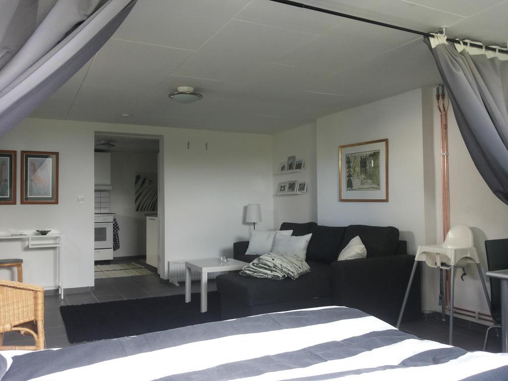 Laegenhet Lillisgarden Guest House Vallakra Bagian luar foto