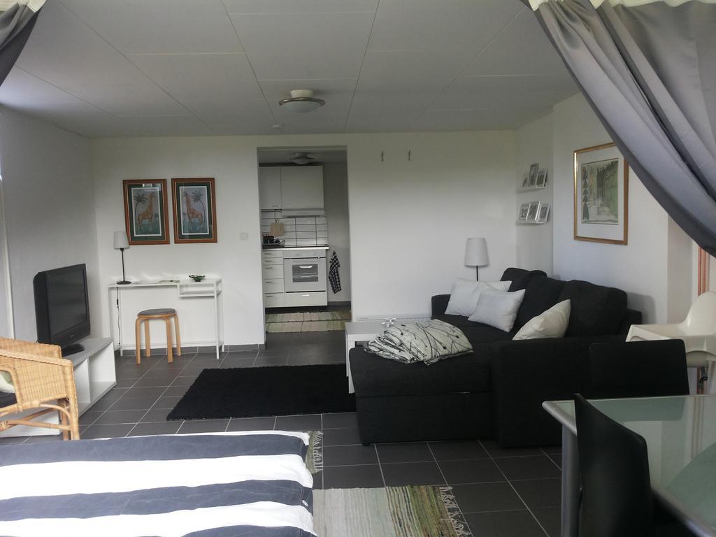 Laegenhet Lillisgarden Guest House Vallakra Bagian luar foto