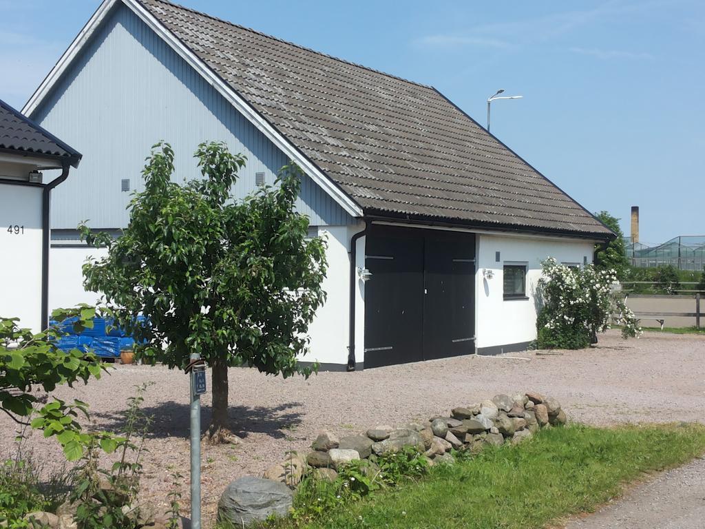 Laegenhet Lillisgarden Guest House Vallakra Bagian luar foto