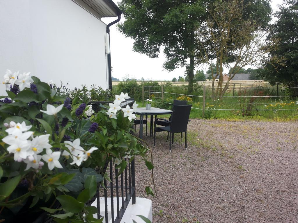 Laegenhet Lillisgarden Guest House Vallakra Bagian luar foto