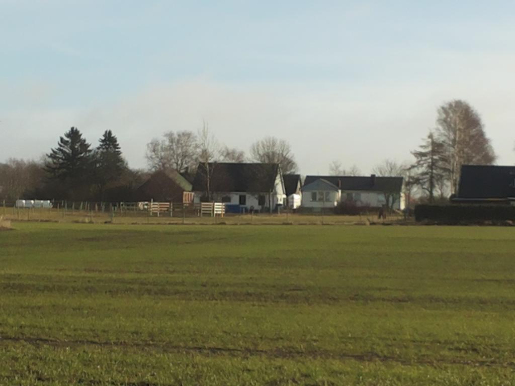 Laegenhet Lillisgarden Guest House Vallakra Bagian luar foto